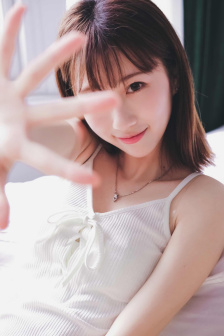 女大学生的精油按摩